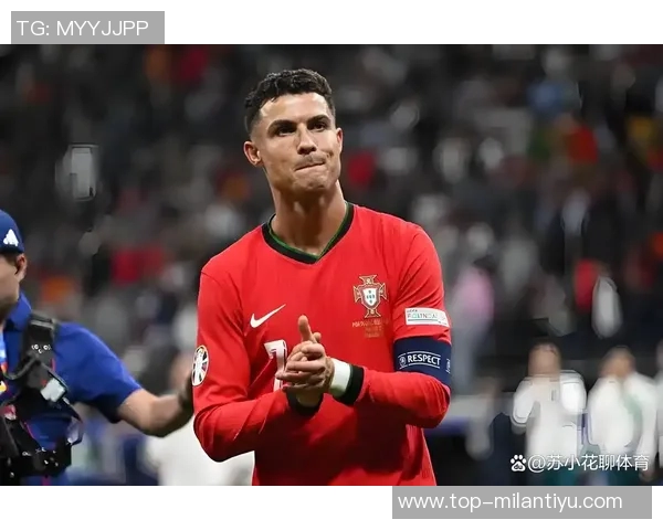 葡萄牙球员内维斯等在巴黎夺七冠国家队发海报庆祝辉煌成就